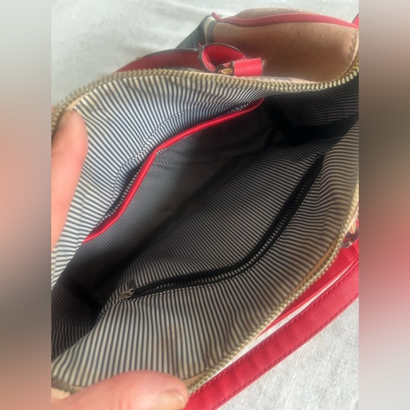 Tote tan, black, white and gray ladies faux leather very good condition - Picture 6 of 9